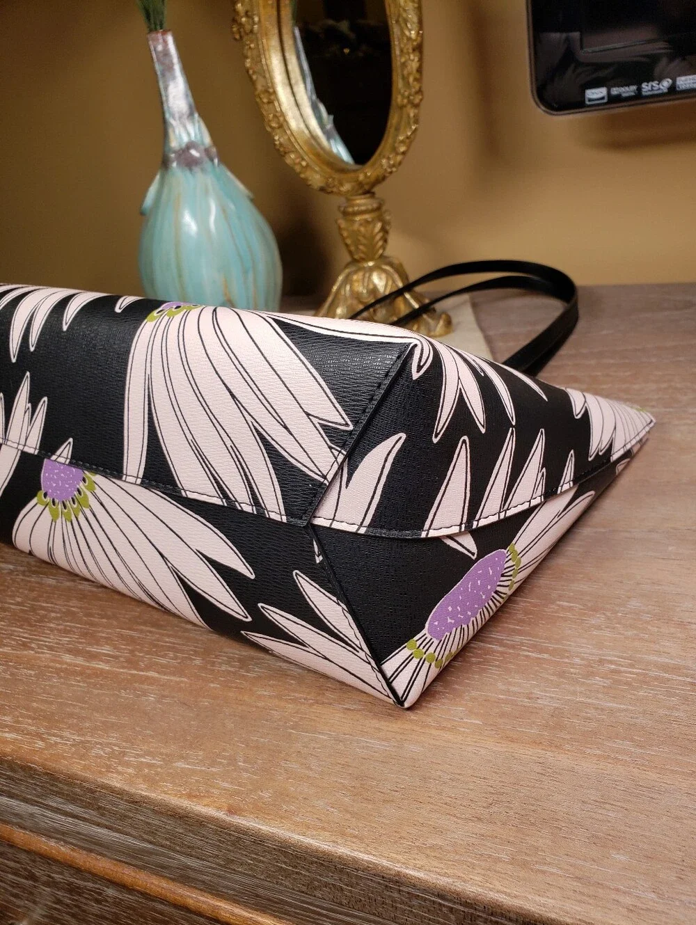 Kate Spade Daisy Toss Tote & Matching Wristlet Set NWOT! (Retail $299) - Picture 7 of 10